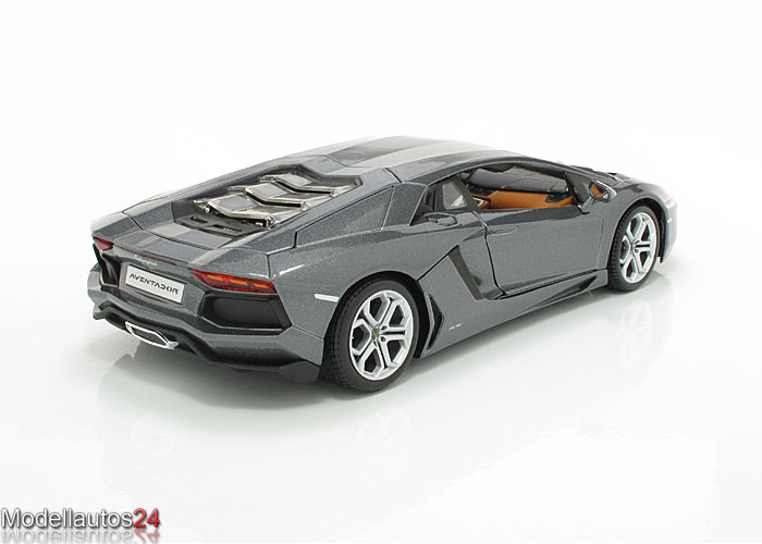 Bburago 118 Lamborghini Aventador LP700 4 grau NEU  